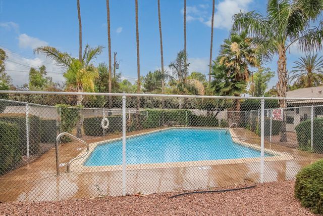 524 W Fairway Drive Unit 6, Mesa, AZ 85201