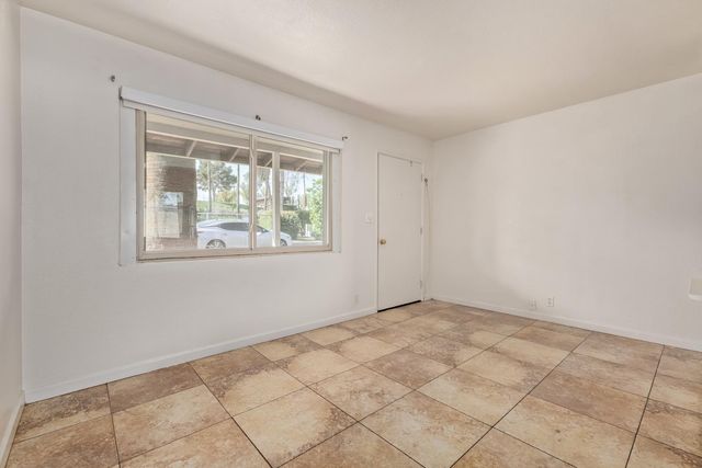 524 W Fairway Drive Unit 6, Mesa, AZ 85201