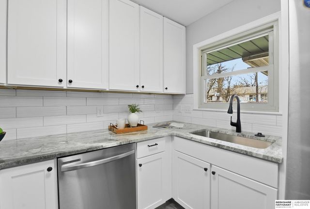 602 S Monroe Street, Papillion, NE 68046
