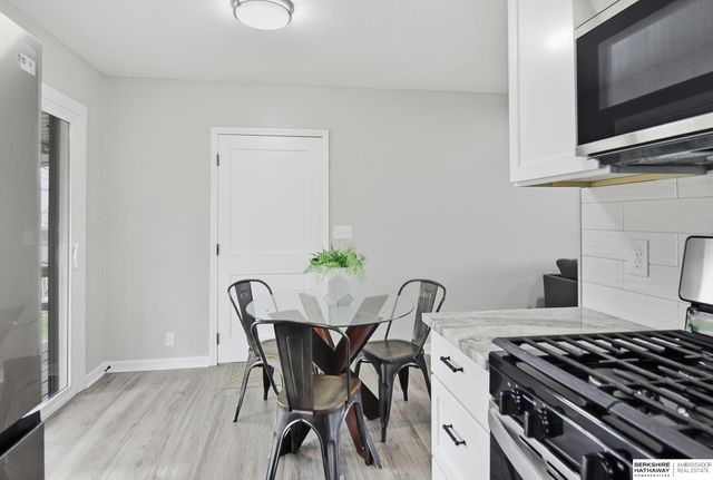 602 S Monroe Street, Papillion, NE 68046