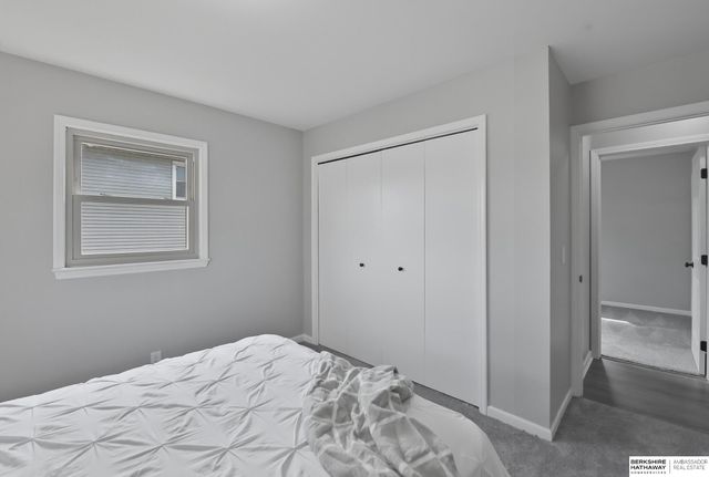 602 S Monroe Street, Papillion, NE 68046