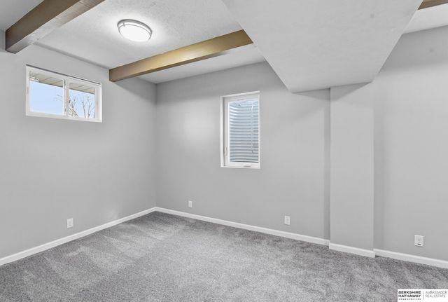 602 S Monroe Street, Papillion, NE 68046