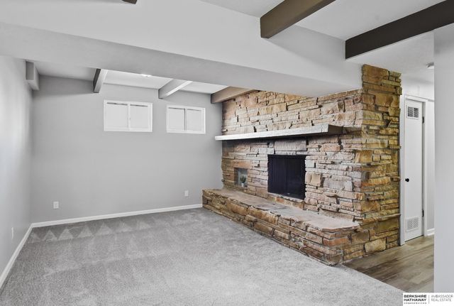 602 S Monroe Street, Papillion, NE 68046