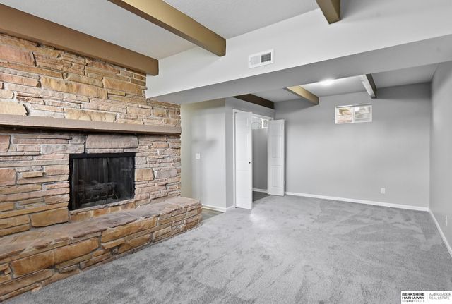 602 S Monroe Street, Papillion, NE 68046