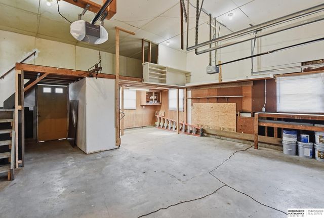 602 S Monroe Street, Papillion, NE 68046