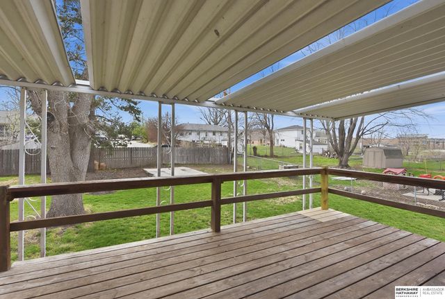 602 S Monroe Street, Papillion, NE 68046