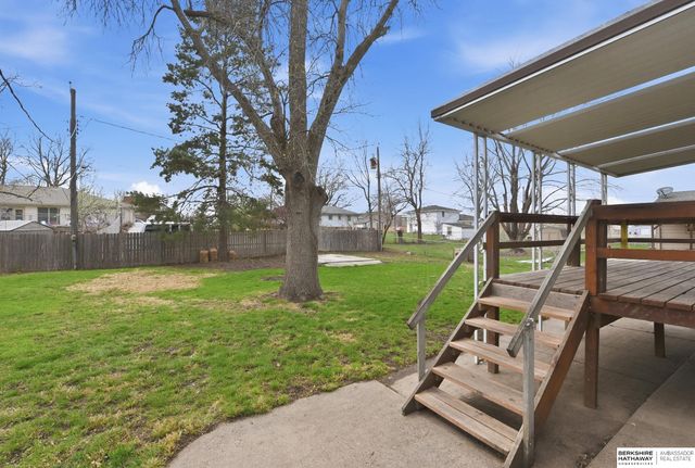 602 S Monroe Street, Papillion, NE 68046