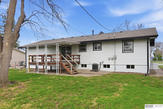 602 S Monroe Street, Papillion, NE 68046