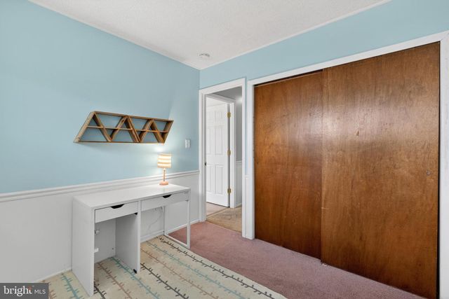 8 MARIGOLD CIR, Levittown, PA 19054