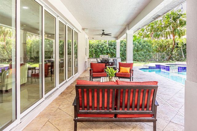 1879 HIDDEN TRAIL Lane, Weston, FL 33327