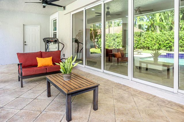 1879 HIDDEN TRAIL Lane, Weston, FL 33327