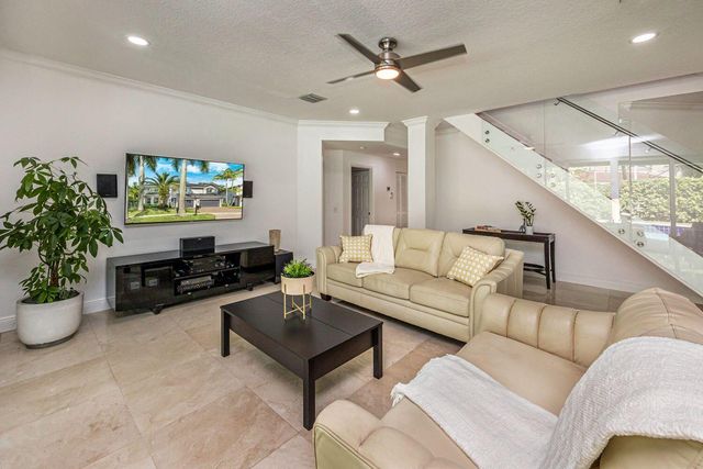 1879 HIDDEN TRAIL Lane, Weston, FL 33327