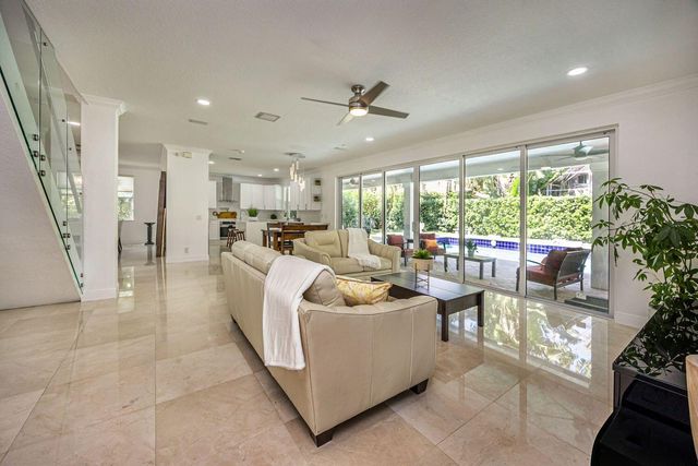 1879 HIDDEN TRAIL Lane, Weston, FL 33327