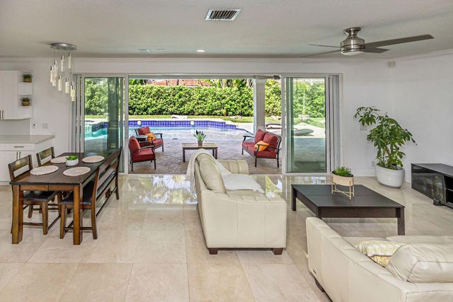 1879 HIDDEN TRAIL Lane, Weston, FL 33327