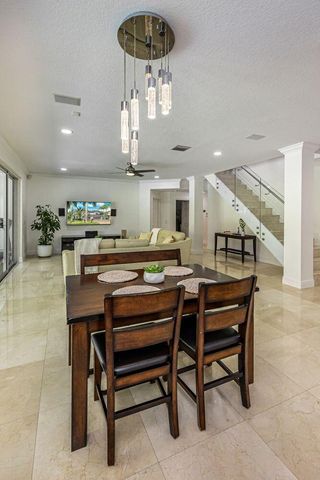 1879 HIDDEN TRAIL Lane, Weston, FL 33327
