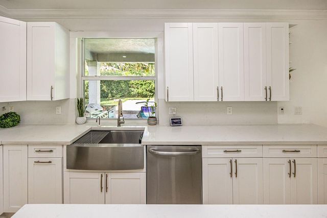 1879 HIDDEN TRAIL Lane, Weston, FL 33327