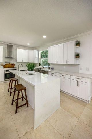 1879 HIDDEN TRAIL Lane, Weston, FL 33327