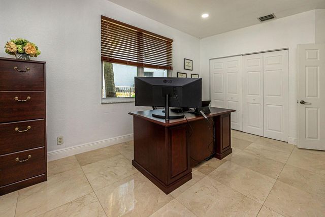 1879 HIDDEN TRAIL Lane, Weston, FL 33327