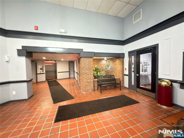 1 Iron Forge Square 20, Pompton Lakes, NJ 07442