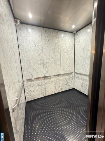 1 Iron Forge Square 20, Pompton Lakes, NJ 07442
