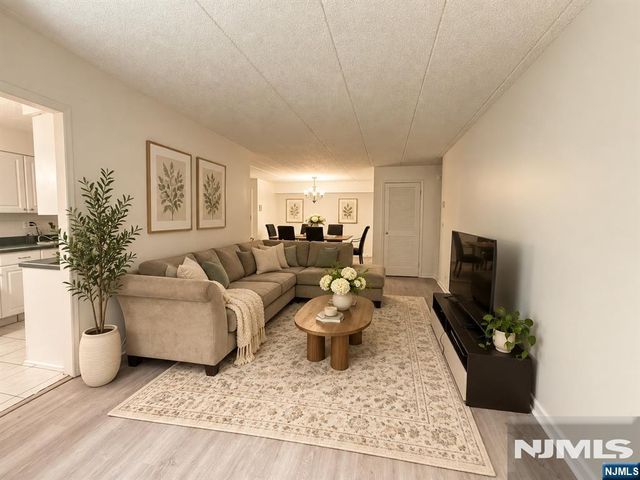 1 Iron Forge Square 20, Pompton Lakes, NJ 07442