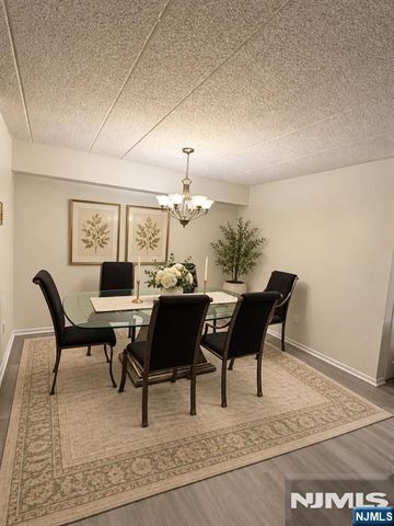 1 Iron Forge Square 20, Pompton Lakes, NJ 07442