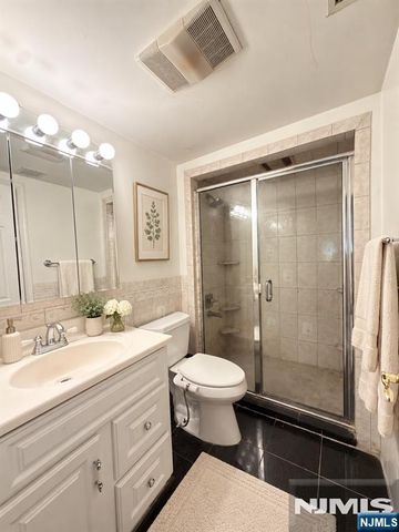 1 Iron Forge Square 20, Pompton Lakes, NJ 07442