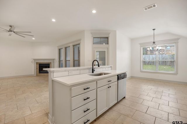 7343 Rockpoint Lane, Tyler, TX 75703