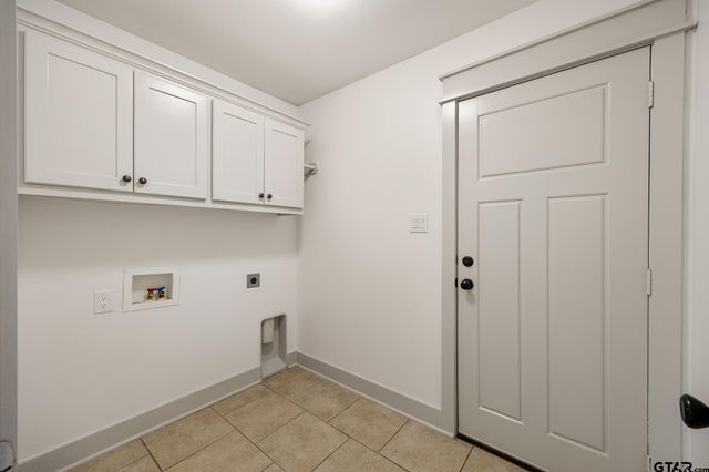 7343 Rockpoint Lane, Tyler, TX 75703