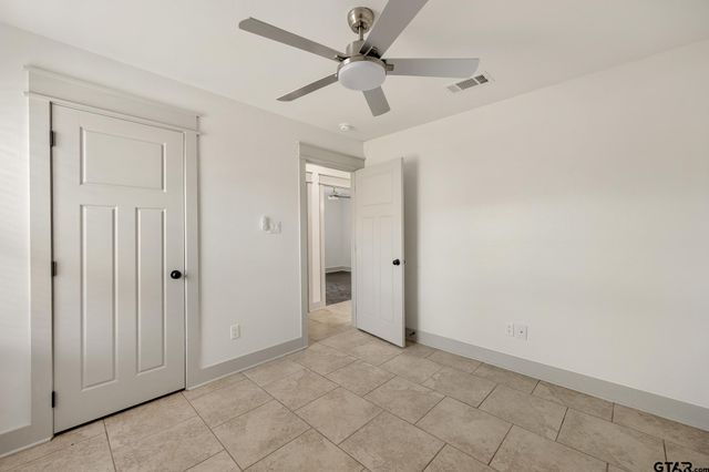 7343 Rockpoint Lane, Tyler, TX 75703