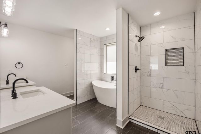 7343 Rockpoint Lane, Tyler, TX 75703