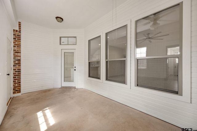 7343 Rockpoint Lane, Tyler, TX 75703