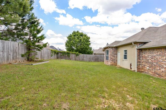 7343 Rockpoint Lane, Tyler, TX 75703