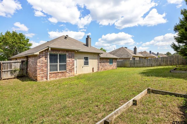 7343 Rockpoint Lane, Tyler, TX 75703