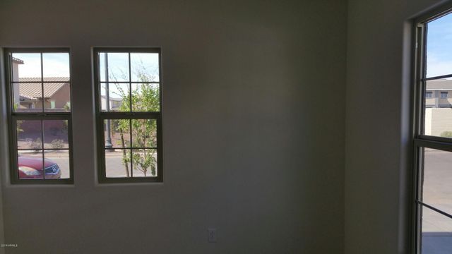 903 S Swallow Lane, Gilbert, AZ 85296