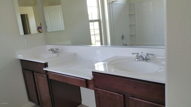903 S Swallow Lane, Gilbert, AZ 85296