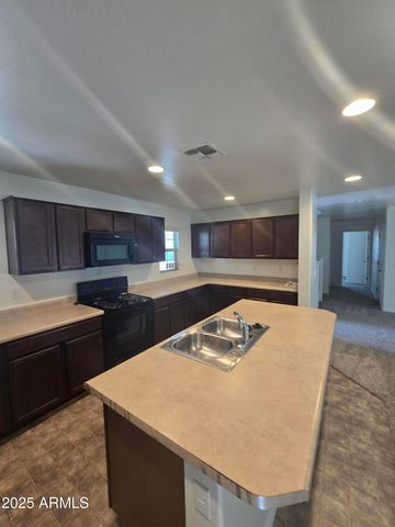 903 S Swallow Lane, Gilbert, AZ 85296