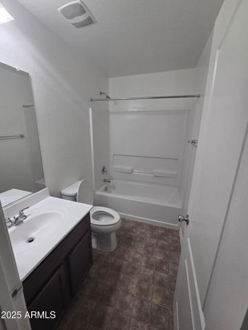 903 S Swallow Lane, Gilbert, AZ 85296