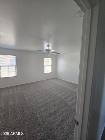 903 S Swallow Lane, Gilbert, AZ 85296