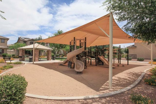 903 S Swallow Lane, Gilbert, AZ 85296