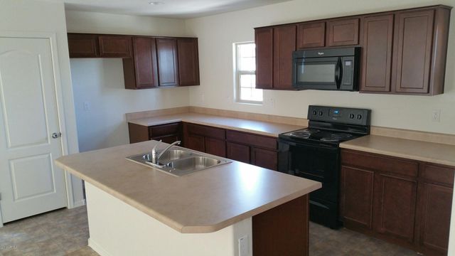 903 S Swallow Lane, Gilbert, AZ 85296
