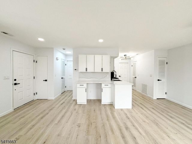 1 Beaver Creek Dr 1, Vernon Twp., NJ 07462