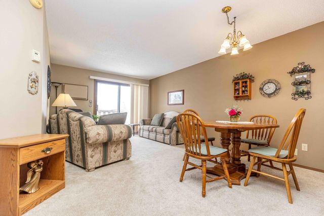 2832 32nd Street S, Moorhead, MN 56560