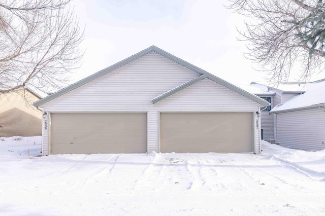 2832 32nd Street S, Moorhead, MN 56560