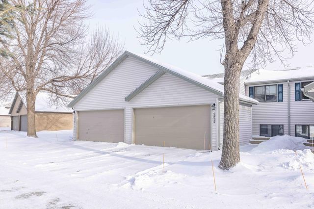 2832 32nd Street S, Moorhead, MN 56560