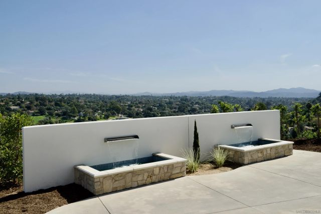 588 Twin Country Ln, Fallbrook, CA 92028