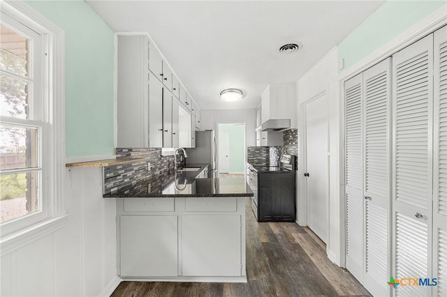 2215 N 9th Street, Temple, TX 76501