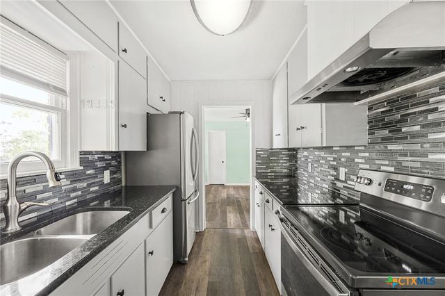 2215 N 9th Street, Temple, TX 76501