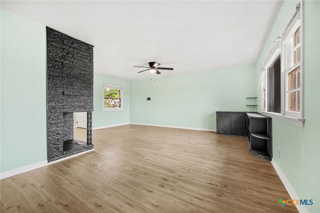 2215 N 9th Street, Temple, TX 76501