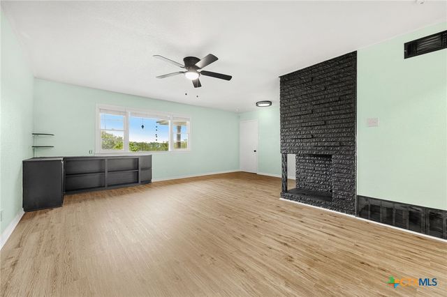 2215 N 9th Street, Temple, TX 76501